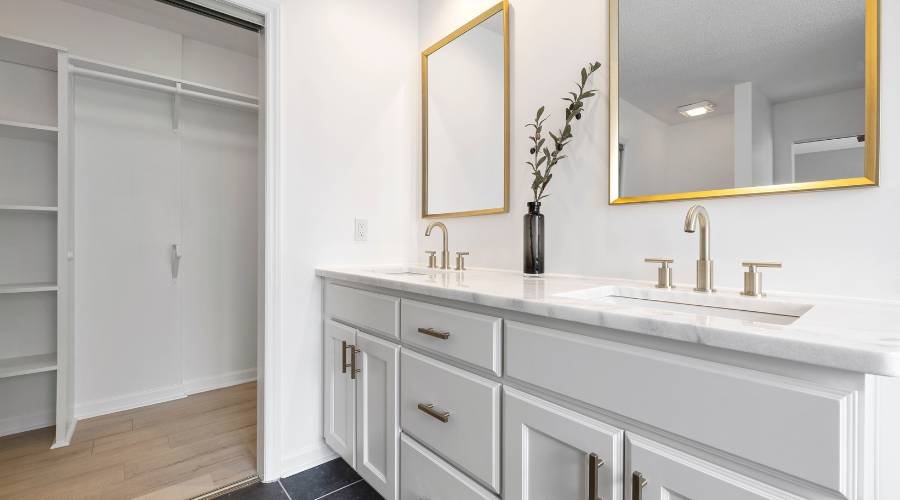 bathroom mirror cabinet