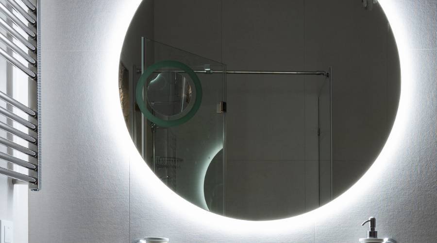 magnifying-mirror-with-light